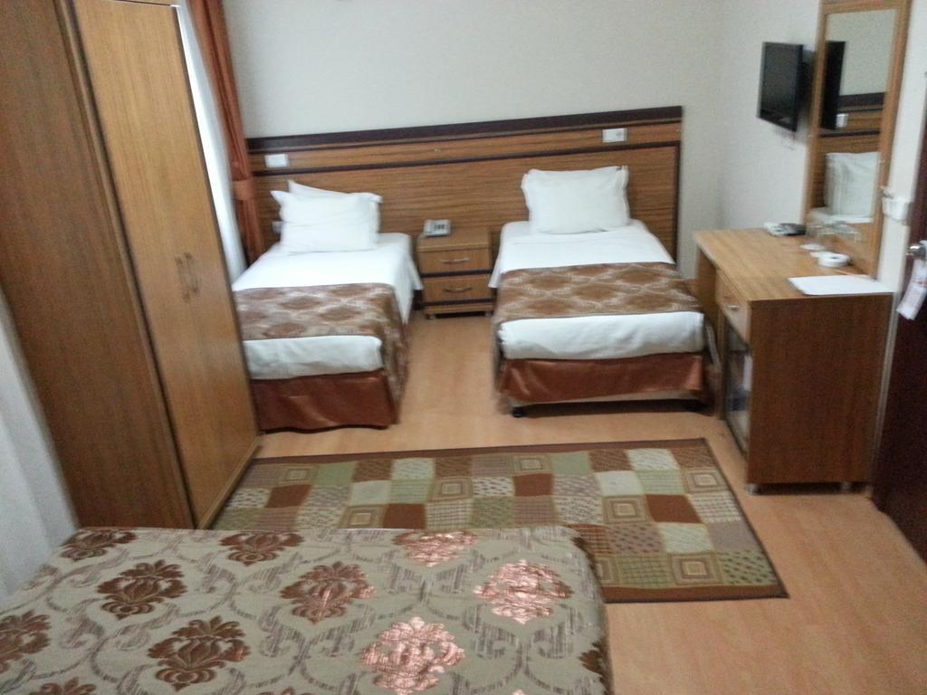 May Hotel Istanboel Buitenkant foto