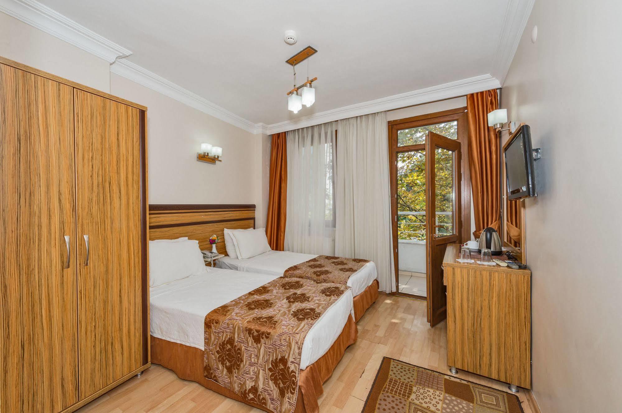 May Hotel Istanboel Buitenkant foto